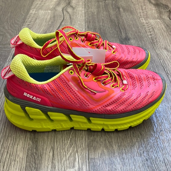 New Women’s Hoka One One Size 7 Vanquish Paradise Pink/Citrus Running Shoes - Picture 4 of 6